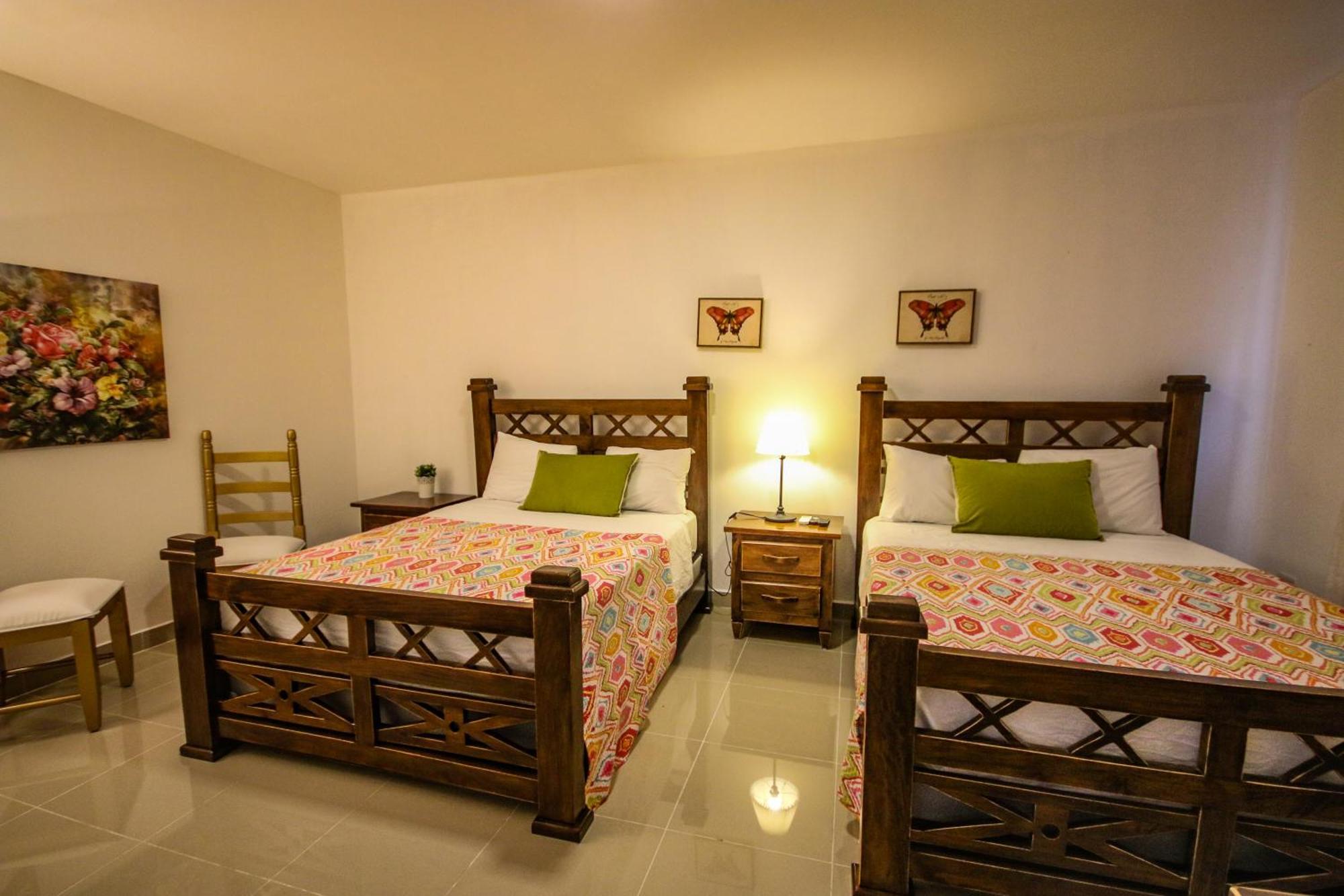 Deluxe Suites Guacamayos - Eco-Lodge & Swimming Pool Bonao Ngoại thất bức ảnh