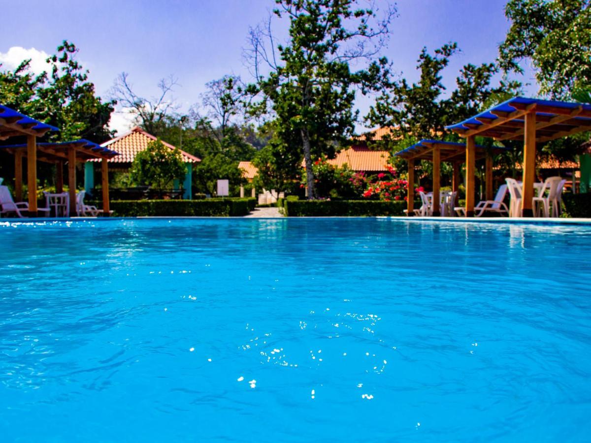 Deluxe Suites Guacamayos - Eco-Lodge & Swimming Pool Bonao Ngoại thất bức ảnh