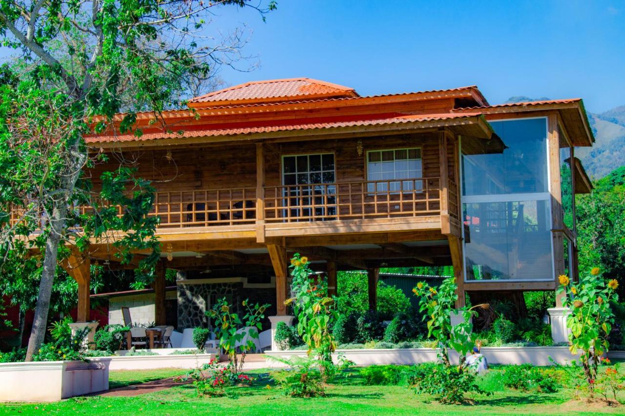 Deluxe Suites Guacamayos - Eco-Lodge & Swimming Pool Bonao Ngoại thất bức ảnh