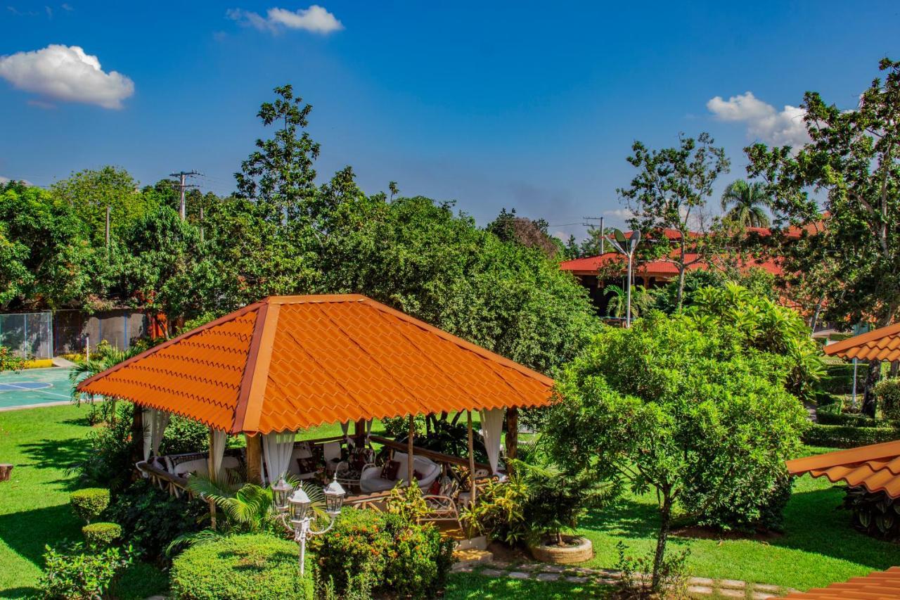 Deluxe Suites Guacamayos - Eco-Lodge & Swimming Pool Bonao Ngoại thất bức ảnh