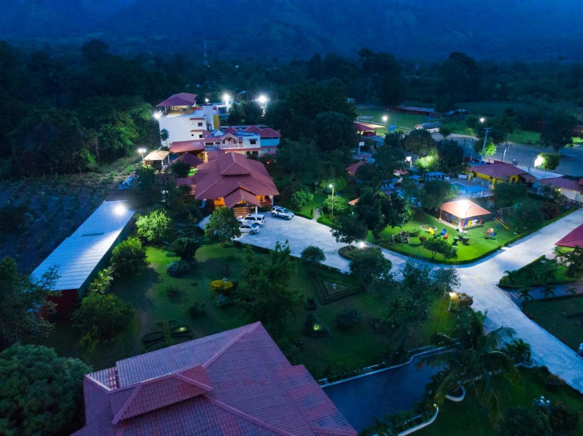 Deluxe Suites Guacamayos - Eco-Lodge & Swimming Pool Bonao Ngoại thất bức ảnh