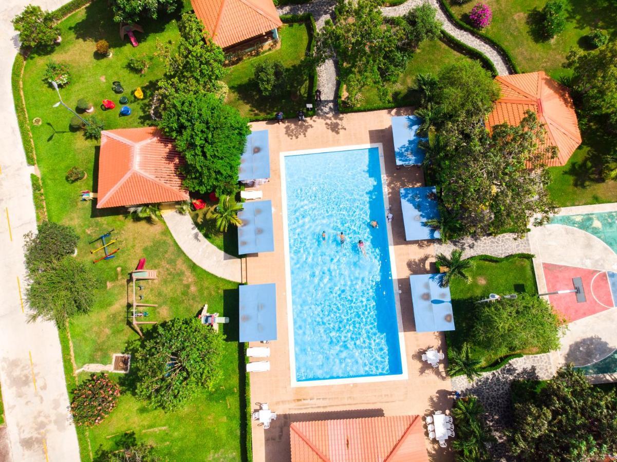 Deluxe Suites Guacamayos - Eco-Lodge & Swimming Pool Bonao Ngoại thất bức ảnh